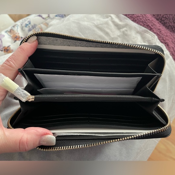 Kate Spade ♠️ Disney Dalmatian Wallet - Picture 3 of 4